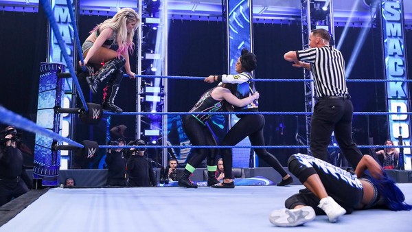 Alexa Bliss Nikki Cross Bayley Sasha Banks