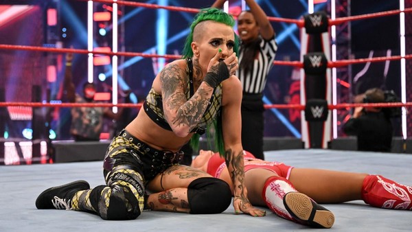 Ruby Riott Peyton Royce