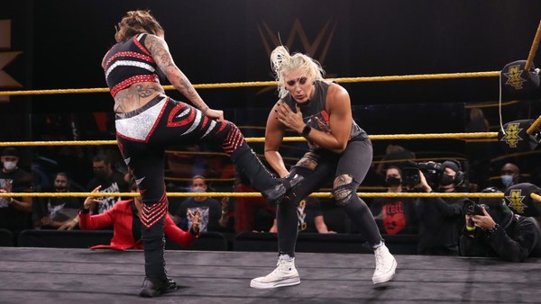 Mercedes Martinez Rhea Ripley