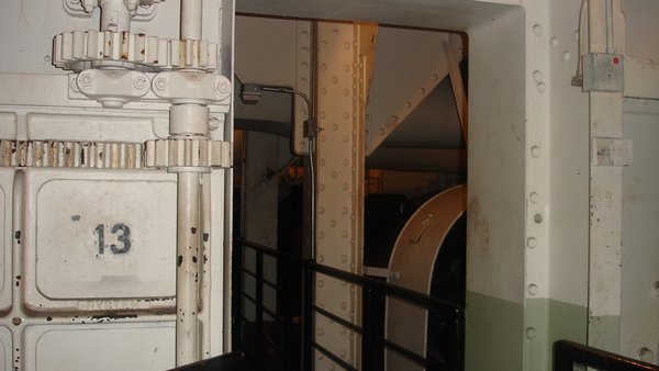 Queen Mary door 13