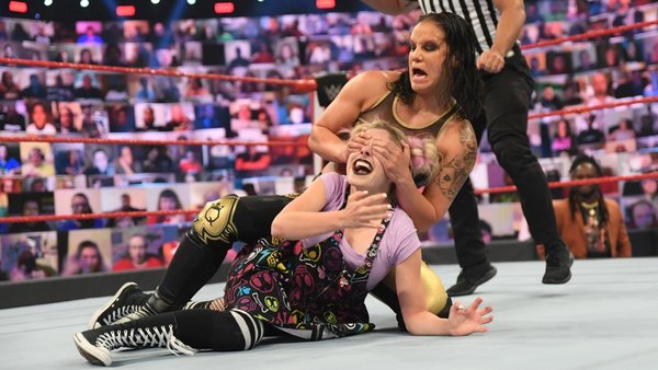 Alexa Bliss Shayna Baszler