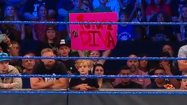 WWE Sign Diva