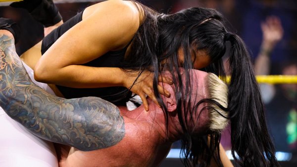Indi Hartwell Dexter Lumis