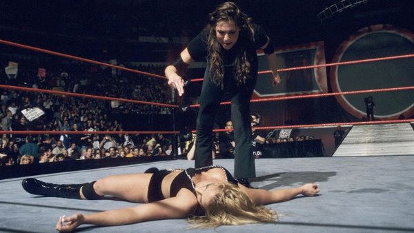 Stephanie McMahon Trish Stratus