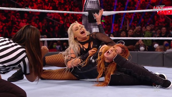 WWE Day 1 Becky Lynch Liv Morgan
