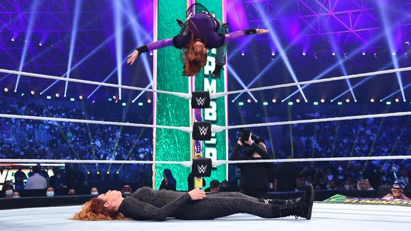 Lita Becky Lynch WWE Elimination Chamber 2022