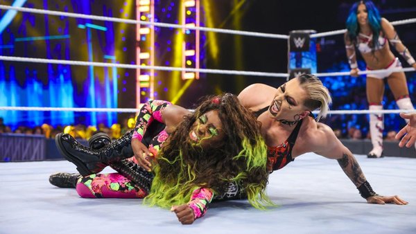 Sasha Banks Naomi Rhea Ripley