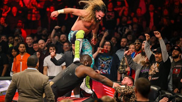 Seth Rollins Omos