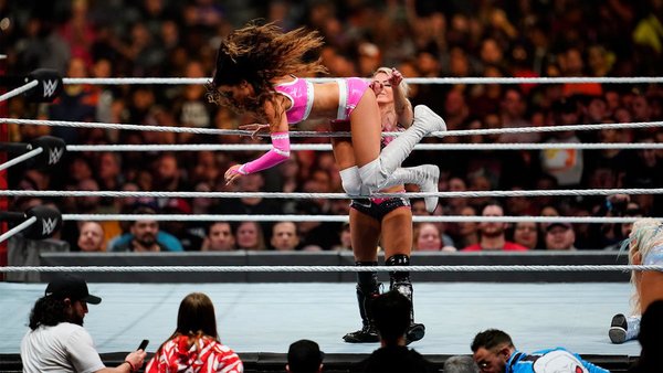 Alexa Bliss Chelsea Green