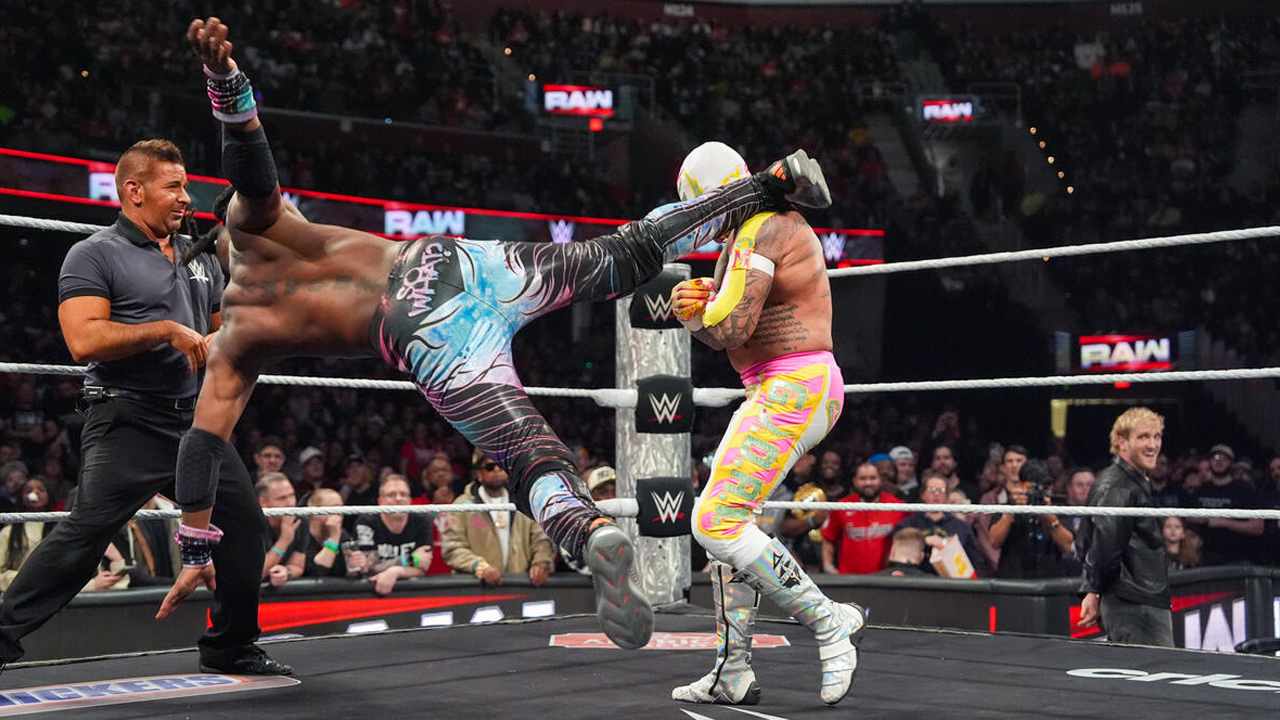 WWE Raw Kofi Kingston Rey Mysterio