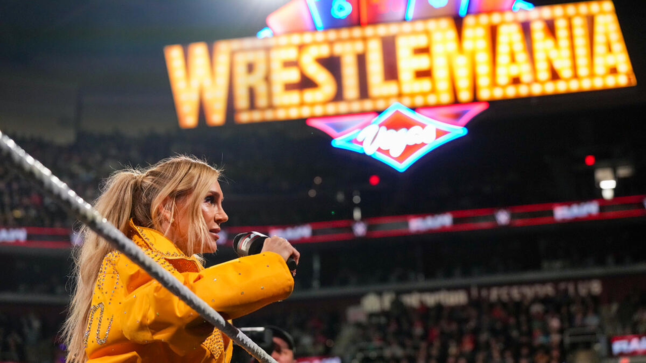 WWE Raw Charlotte Flair