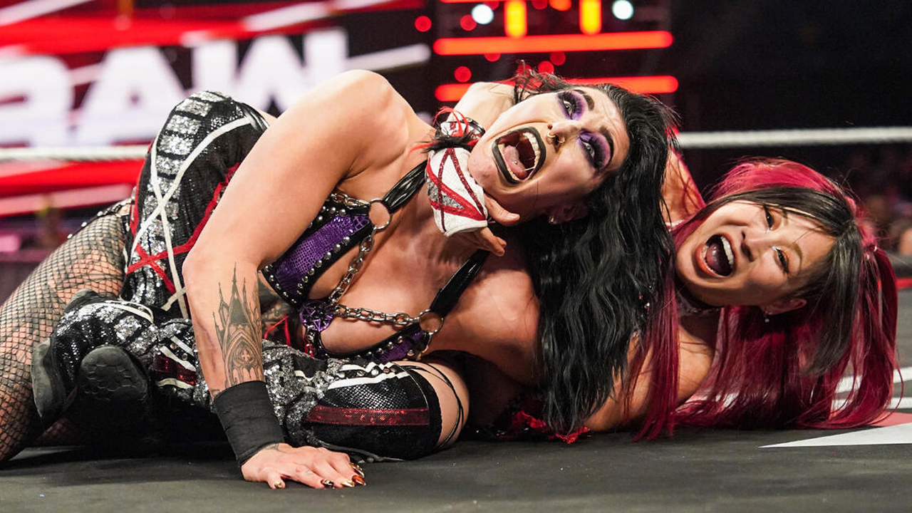 WWE Raw Rhea Ripley Iyo Sky