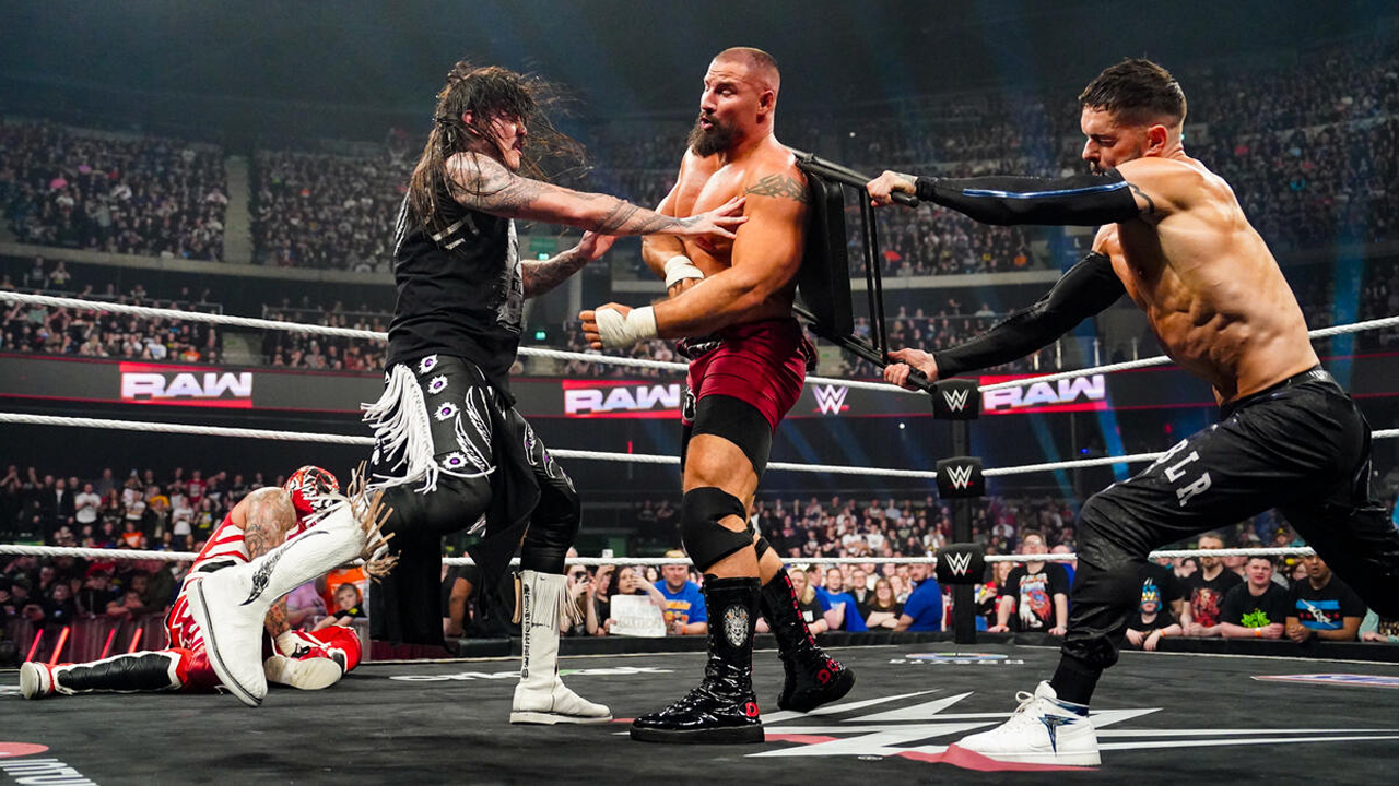 WWE Raw Penta Dominik Mysterio Bron Breakker Finn Balor