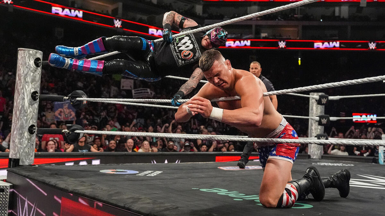 WWE Raw Rey Mysterio Julius Creed