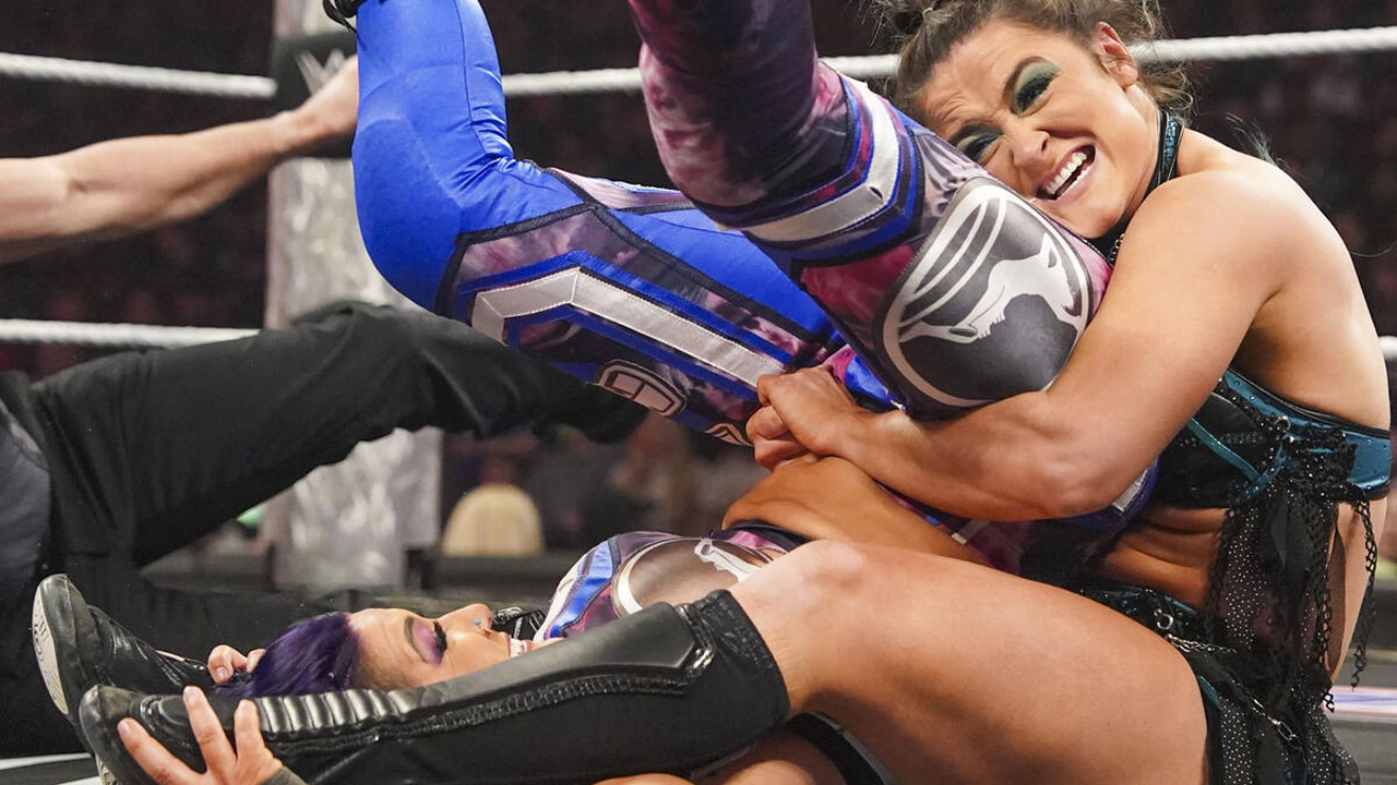 WWE Raw Bayley Lyra Valkyria