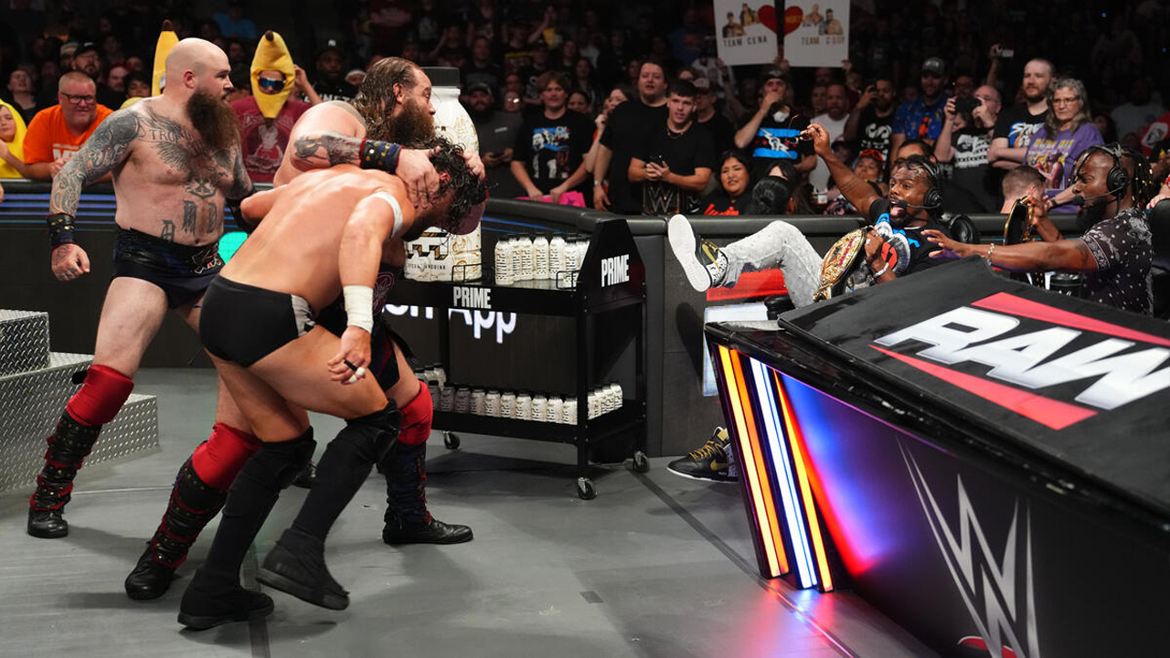 WWE Raw War Raiders Judgment Day New Day