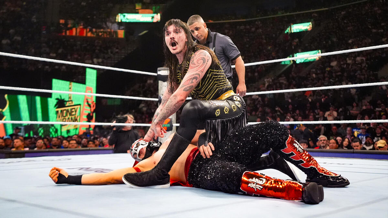WWE Money in the Bank 2025 Dominik Mysterio Octagon Jr