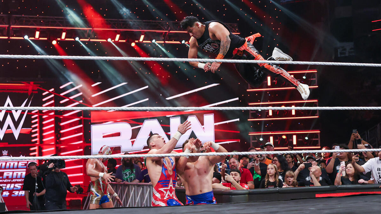 WWE Raw Creed Brothers Cruz Del Toro