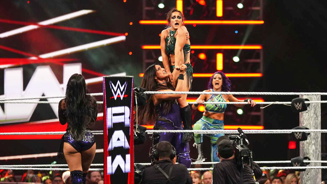 WWE Raw Roxanne Perez Raquel Rodriguez Lyra Valkyria Bayley