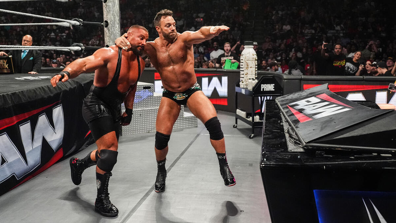 WWE Raw Bron Breakker LA Knight