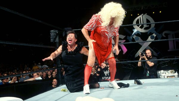 WWF WWE WrestleMania 2000 Trish Stratus Chester McCheeserton