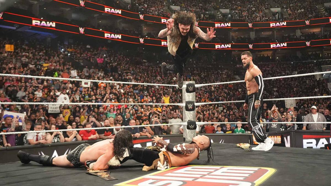 WWE Raw JD McDonagh Dominik Mysterio Finn Balor Judgment Day El Hijo del Vikingo