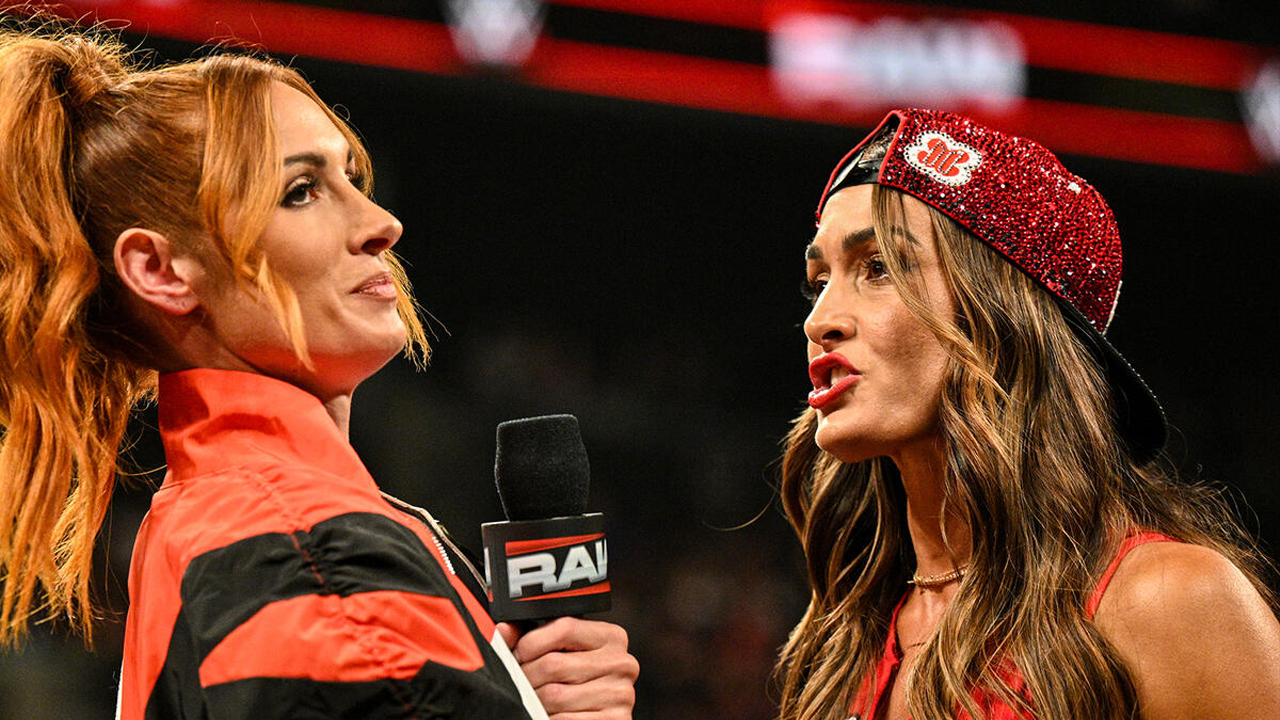 WWE Raw Becky Lynch Nikki Bella