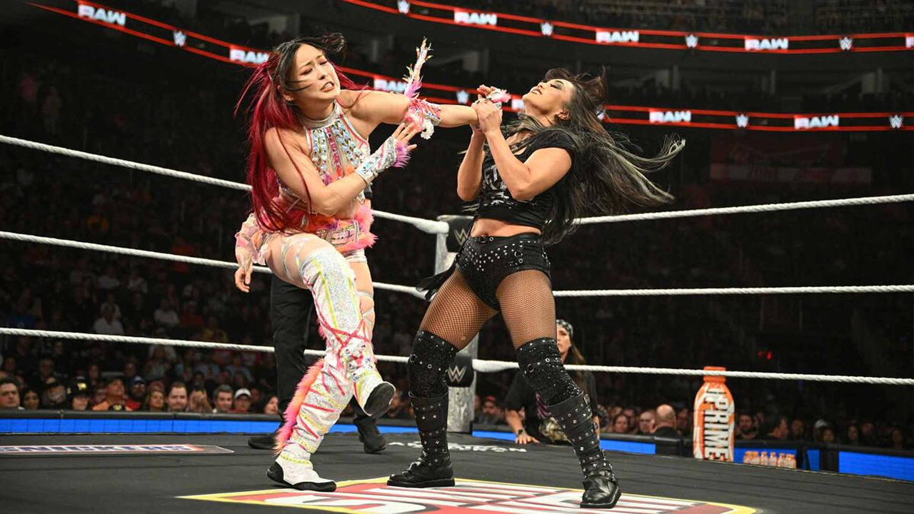 WWE Raw Iyo Sky Roxanne Perez