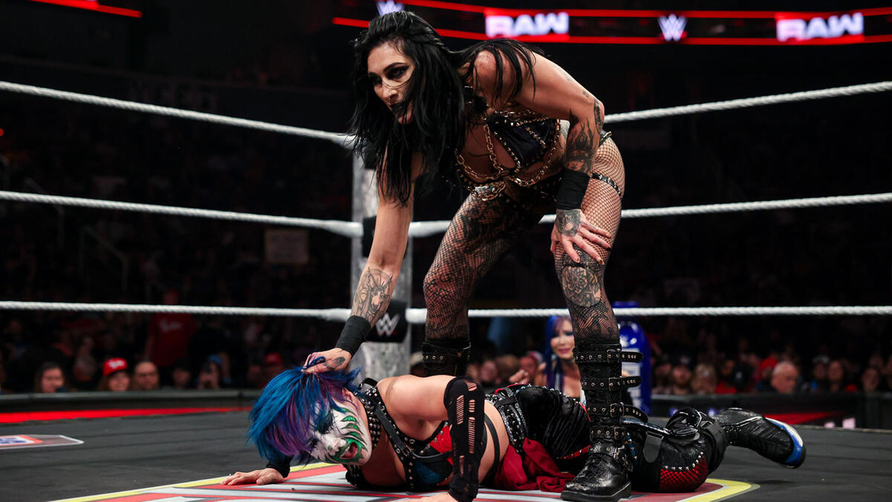 WWE Raw Asuka Rhea Ripley