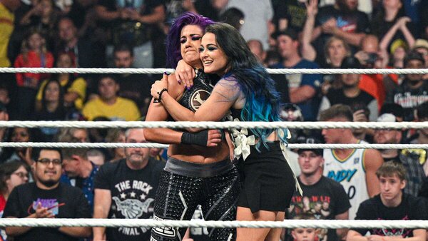 WWE Raw Bayley Lyra Valkyria