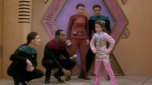 Star Trek Deep Space Nine Defiant How