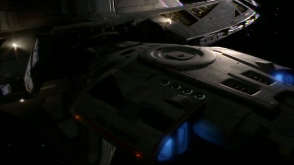 Star Trek Deep Space Nine Defiant How