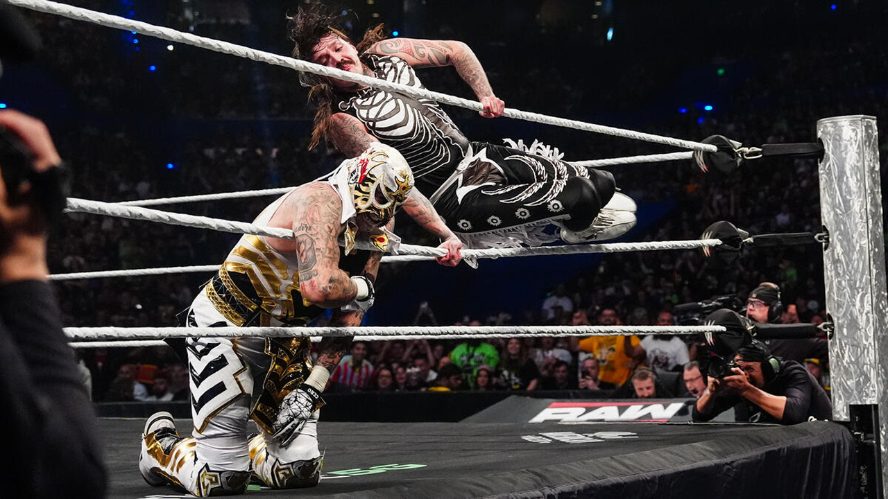 WWE Raw Penta Dominik Mysterio