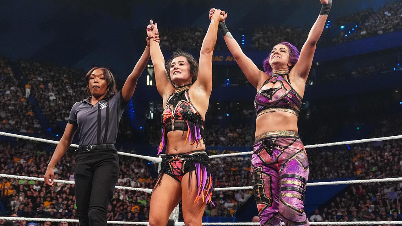 WWE Raw Lyra Valkyria Bayley