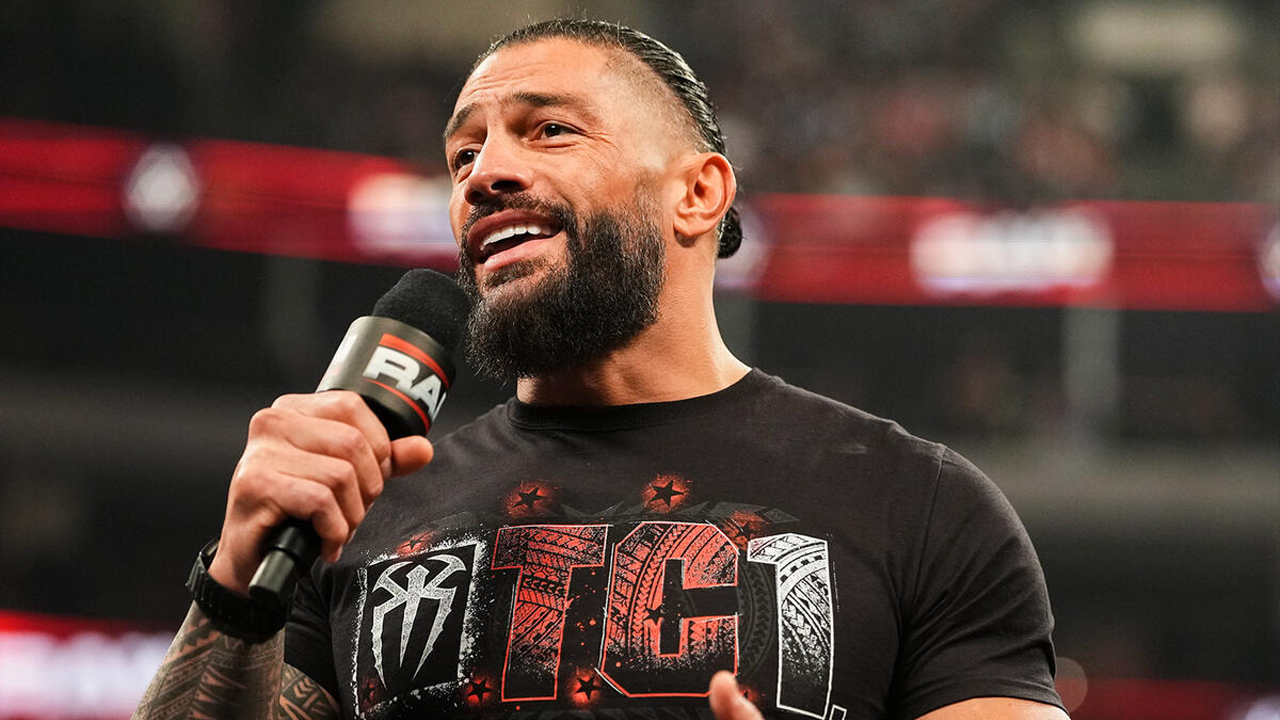 WWE Raw Roman Reigns