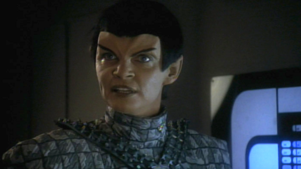 T'Rul Star Trek DS9 Deep Space Nine Defiant Cloaking Device Martha Hackett