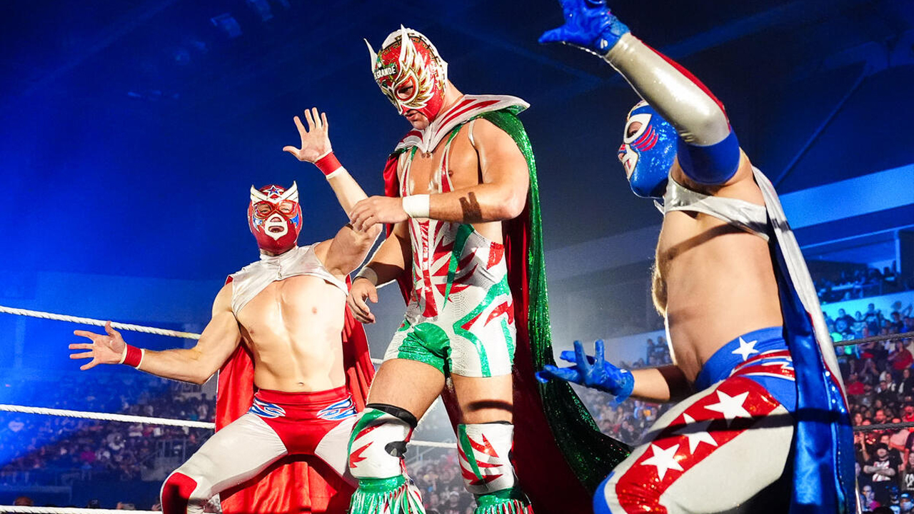 WWE Raw Los Americanos El Grande Americano