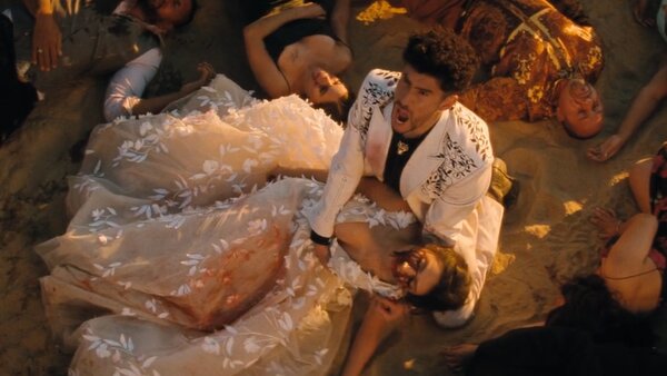 Alien Romulus Get Away From Her