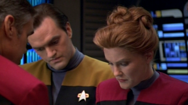 T'Rul Star Trek DS9 Deep Space Nine Defiant Cloaking Device Martha Hackett