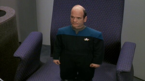 USS Voyager Legs Landing Star Trek