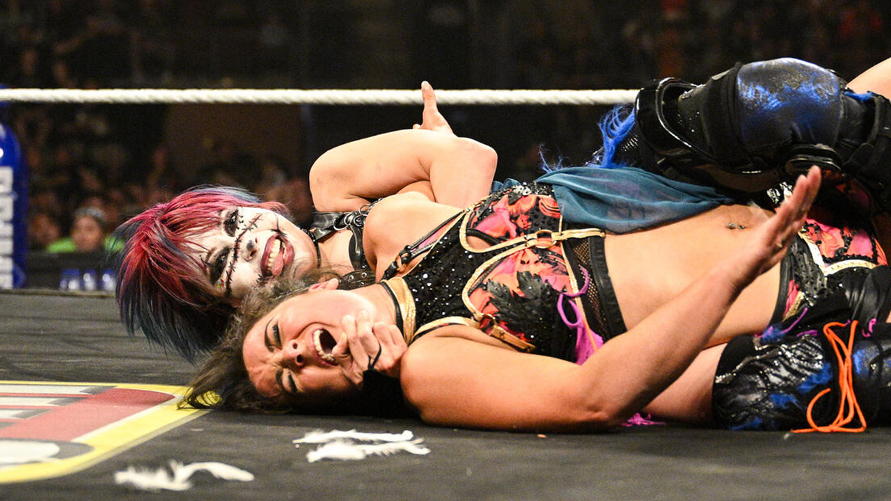 WWE Raw Asuka Lyra Valkyria