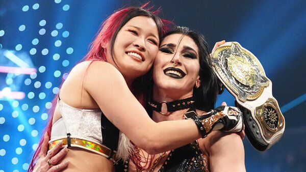 WWE Raw Iyo Sky Rhea Ripley