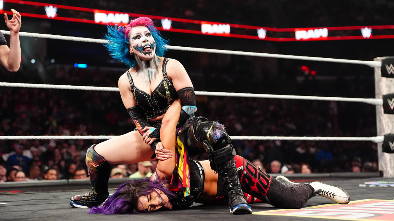 WWE Raw Asuka Bayley
