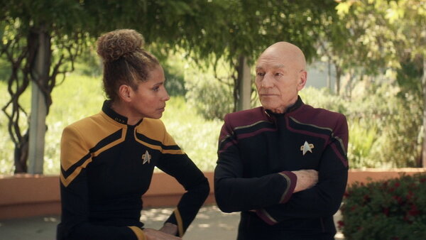Picard Raffi uniforms