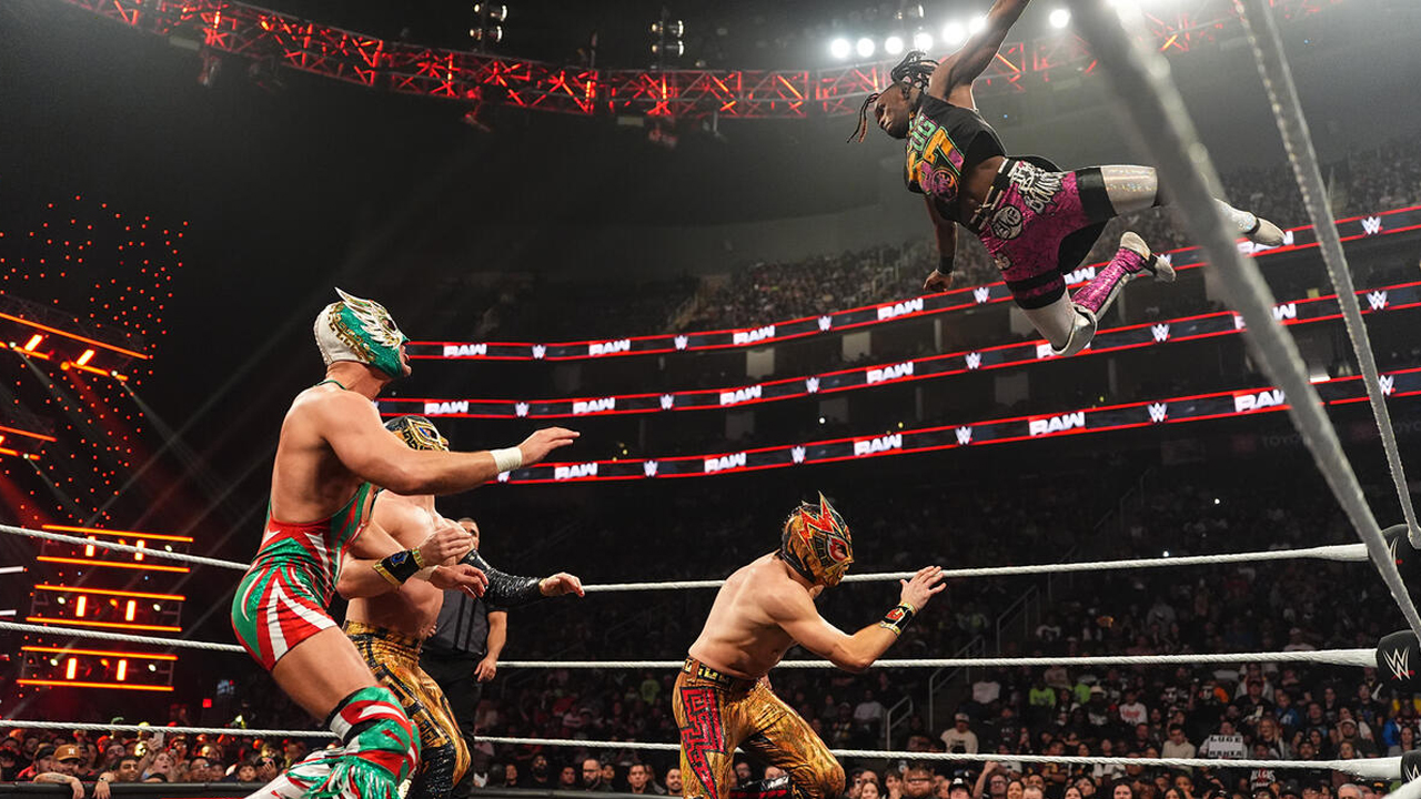 WWE Raw Los Americanos El Grande Americano Je'Von Evans