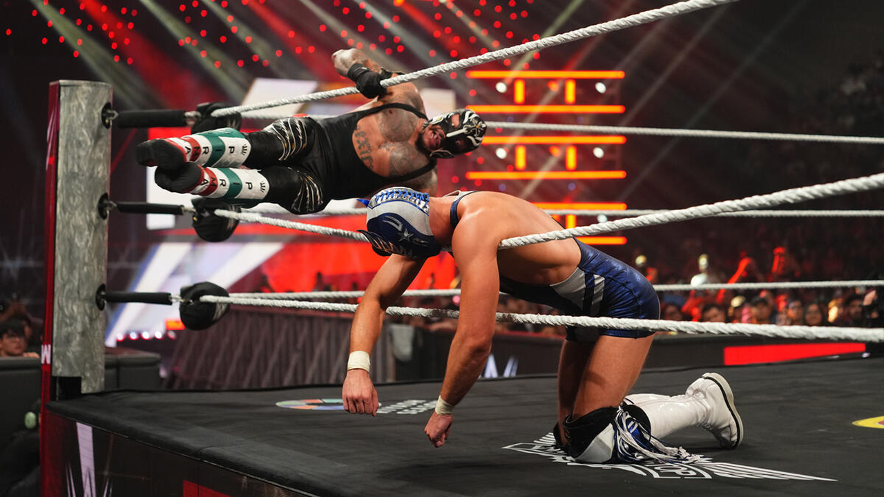 WWE Raw Rey Mysterio El Grande Americano II Ludwig Kaiser