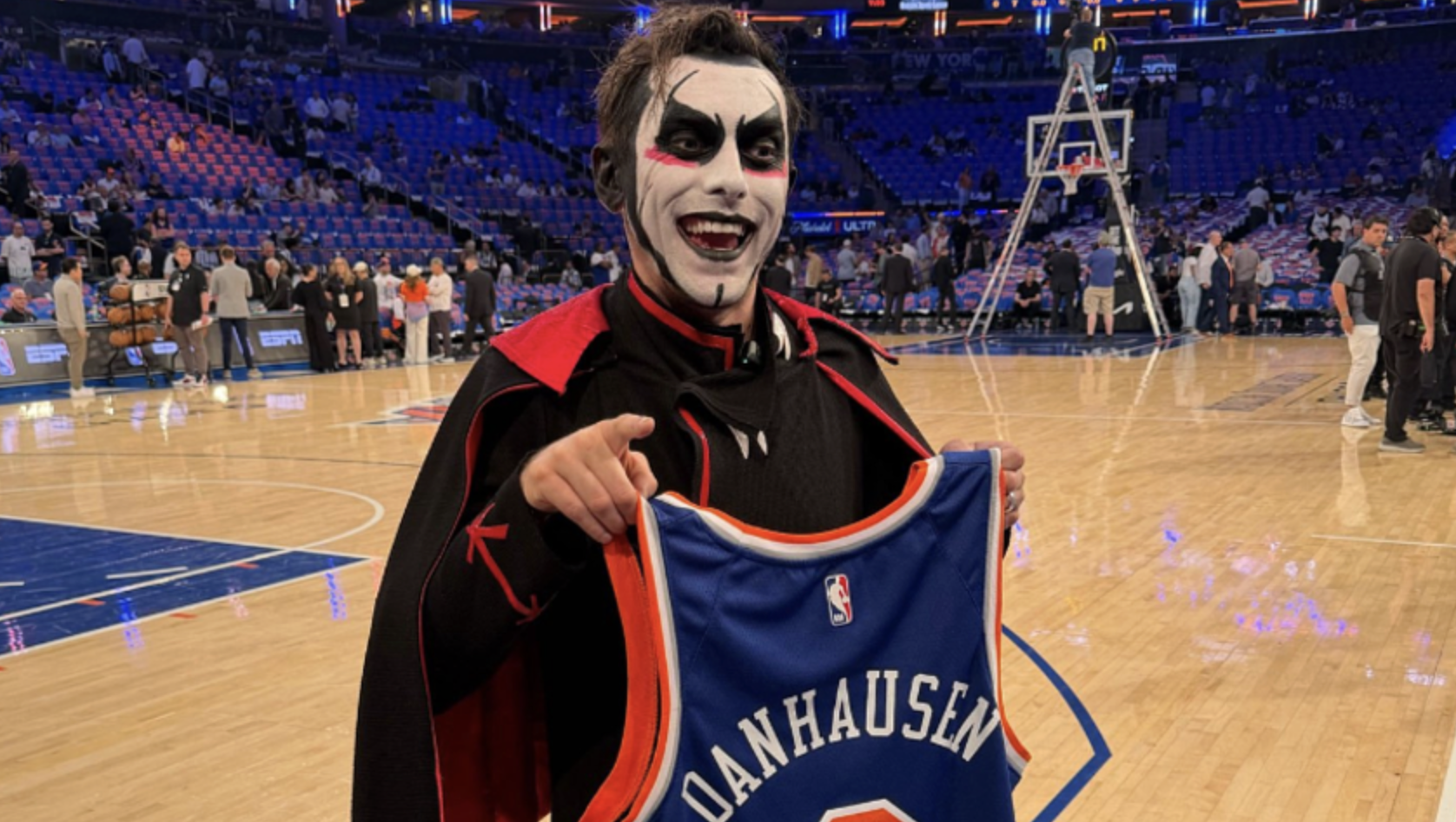 Danhausen WWE New York Knicks