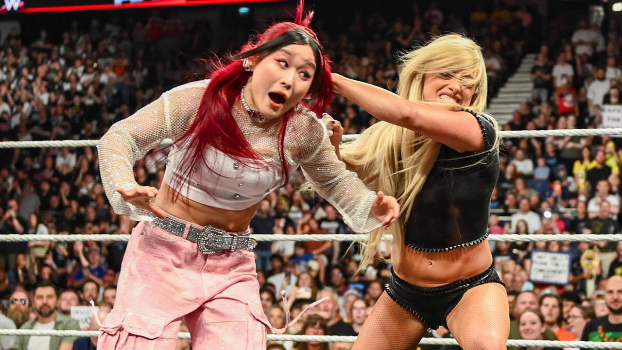 WWE Raw Iyo Sky Liv Morgan