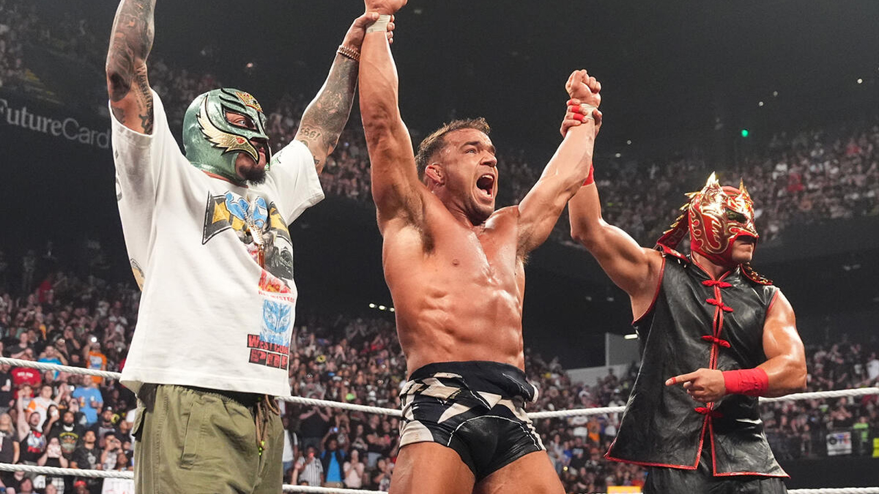 WWE Raw Rey Mysterio Chad Gable Dragon Lee