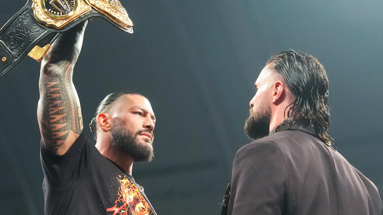 WWE Raw Roman Reigns Seth Rollins
